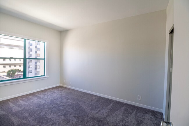Bedroom - Lake Park Terrace Apartments