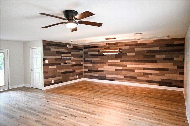 Foto del edificio - 2804 E 15th St
