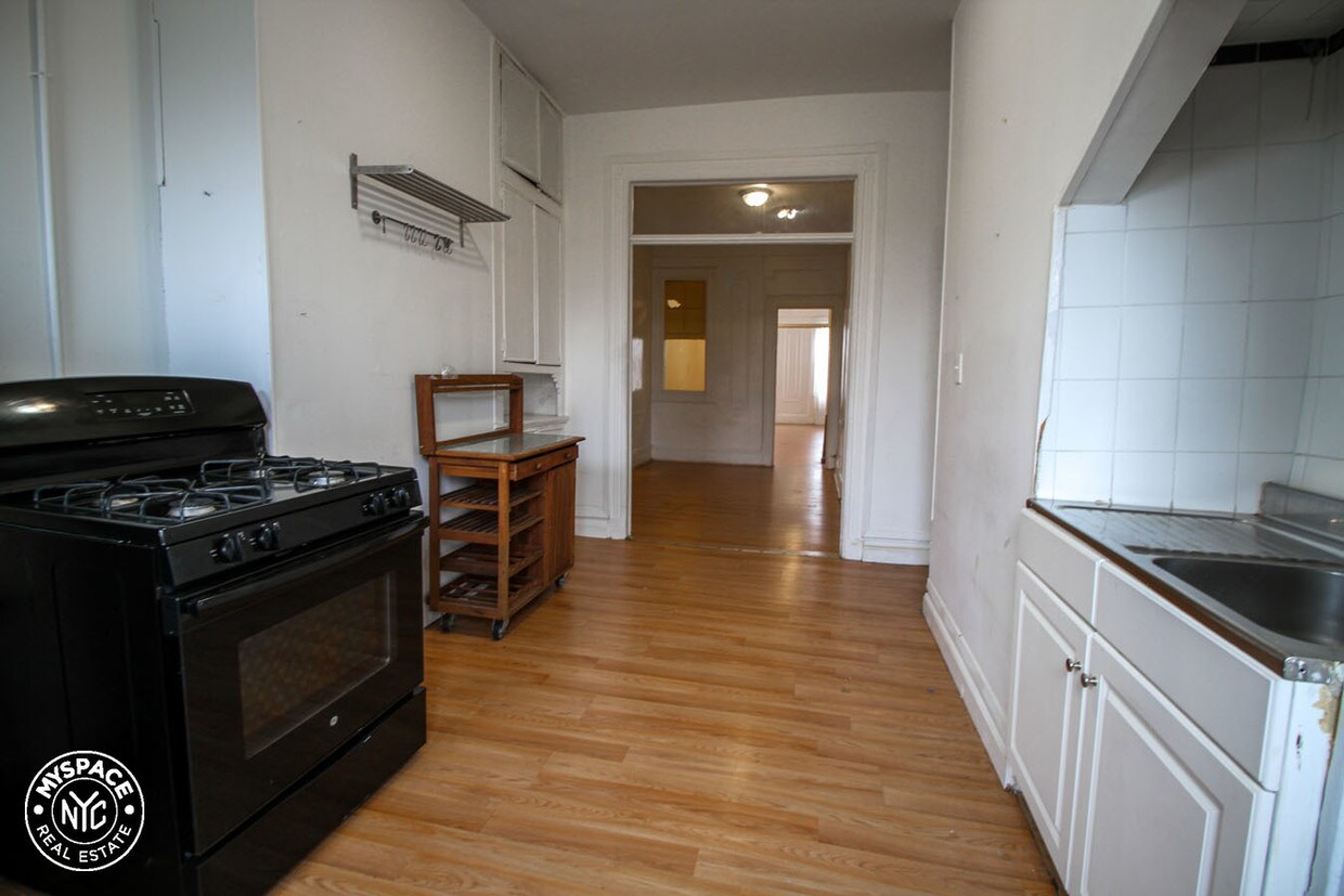 Primary Photo - 95 Himrod St