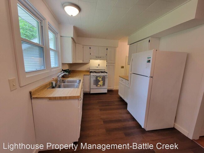 Building Photo - 3 br, 1 bath House - 428 High Street