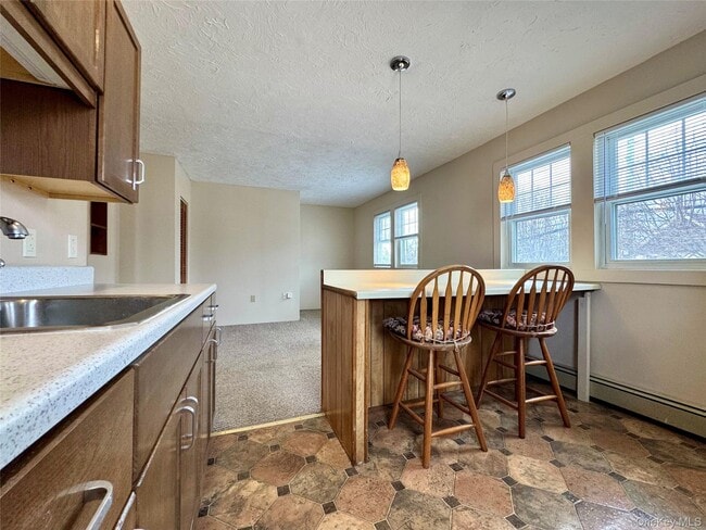 Building Photo - 99 Jerusalem Ave