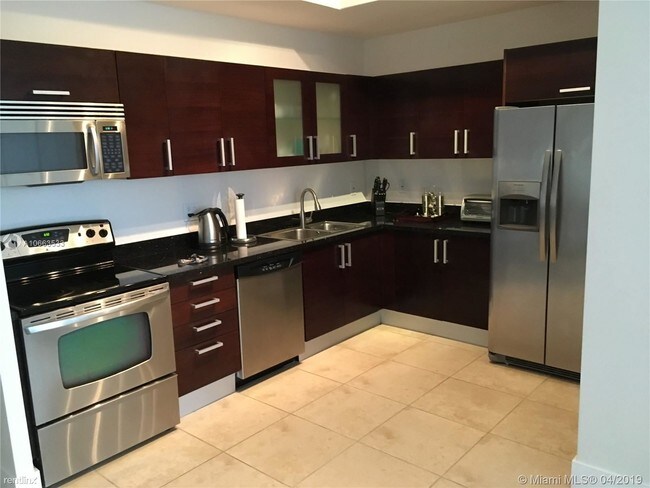 Foto del edificio - 3250 Grand Ave
