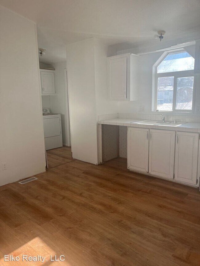 Foto del edificio - 3 br, 2 bath House - 1356 Stitzel Rd