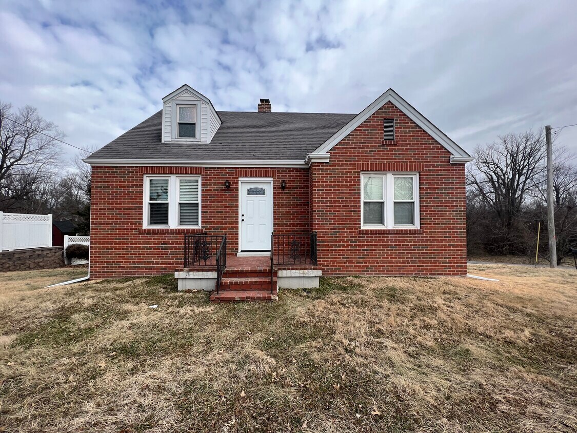 5832 Telegraph Rd, Saint Louis, MO 63129 House Rental in Saint Louis