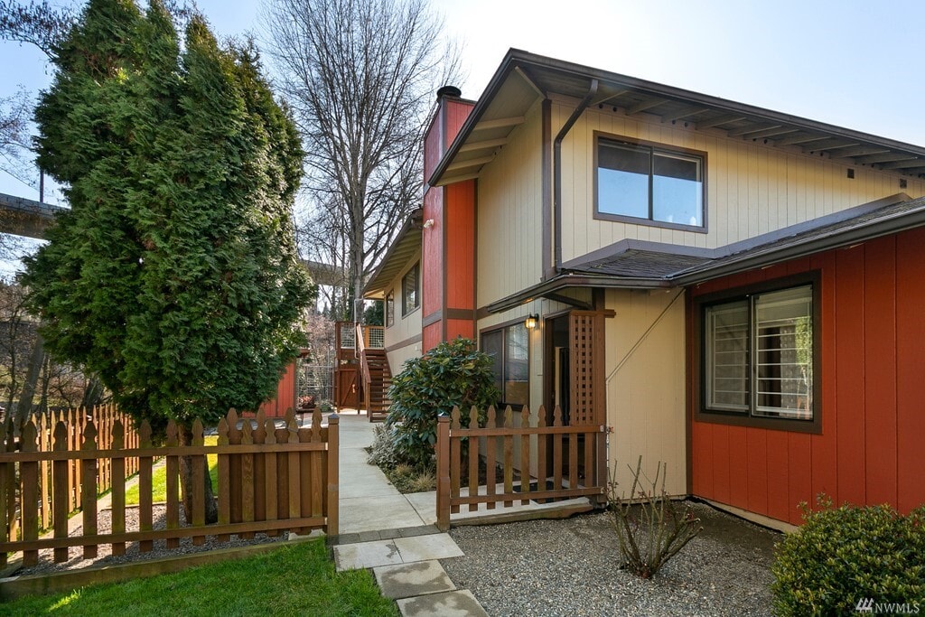 15422 40th Ave S, Tukwila, WA 98188 Townhome Rentals in Tukwila WA