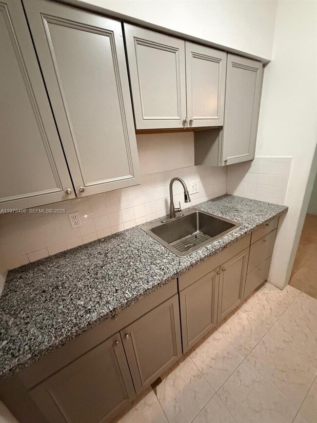 Foto del edificio - 450 Layne Blvd