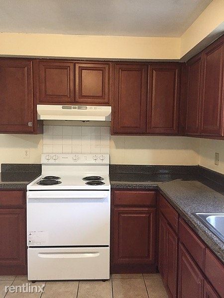 Building Photo - 3 br, 1 bath Apartment - 27 Manila Avenue 2
