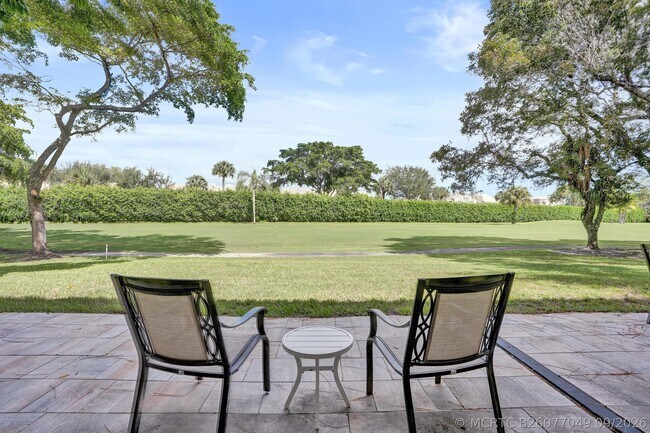 Foto del edificio - 5355 10th Fairway Dr