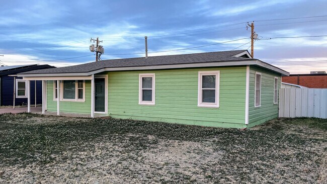 Foto del edificio - Snyder’s Sweet Spot: Modern Comfort Meets Country Charm