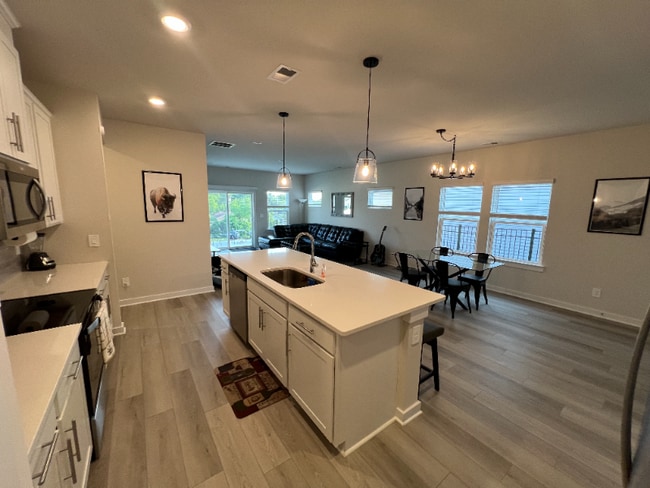 Building Photo - 4256 Skyridge Dr