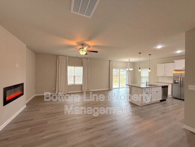 Building Photo - 8128 Stonemere Ln