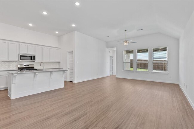 Building Photo - 2403 Doncaster Dr