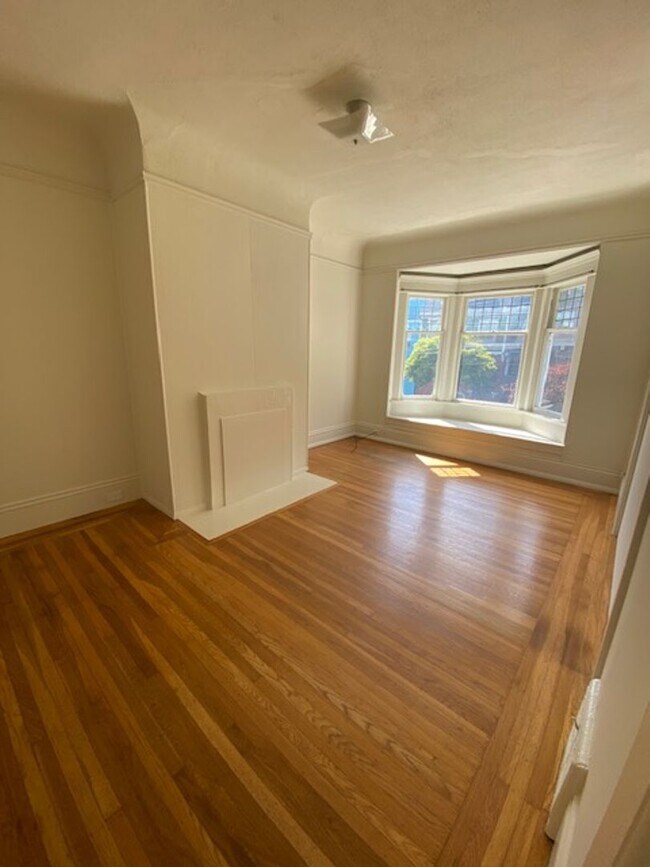 Building Photo - 336