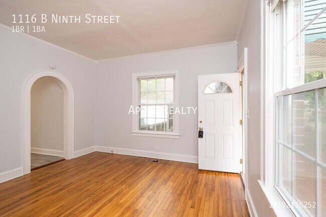 Building Photo - 1116 9th St