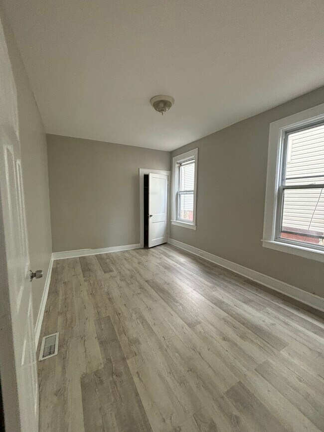 Foto del edificio - 203 Renner Ave