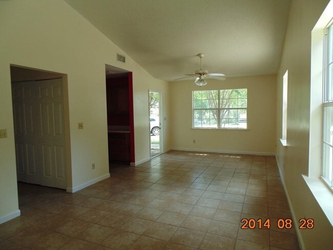 Building Photo - 230 Osceola Ln