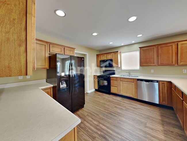 Foto del edificio - 10213 Waterford Ct