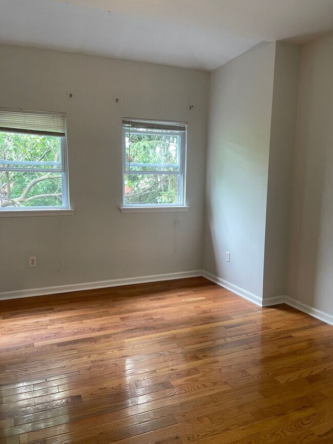 Foto del edificio - 5031 Hazel Ave