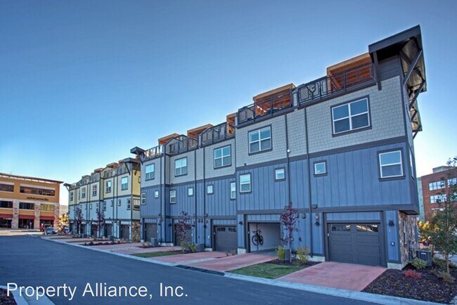 Building Photo - 2 br, 2.5 bath House - 1370 Center Drive #9