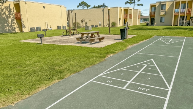 Building Photo - Aztec Villa