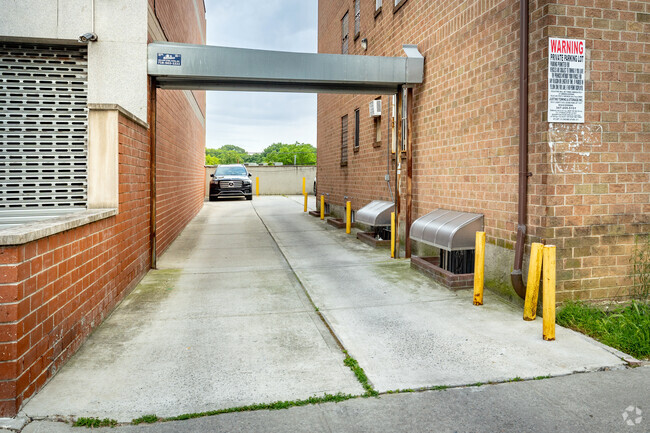 Building Photo - 13218 Avery Ave