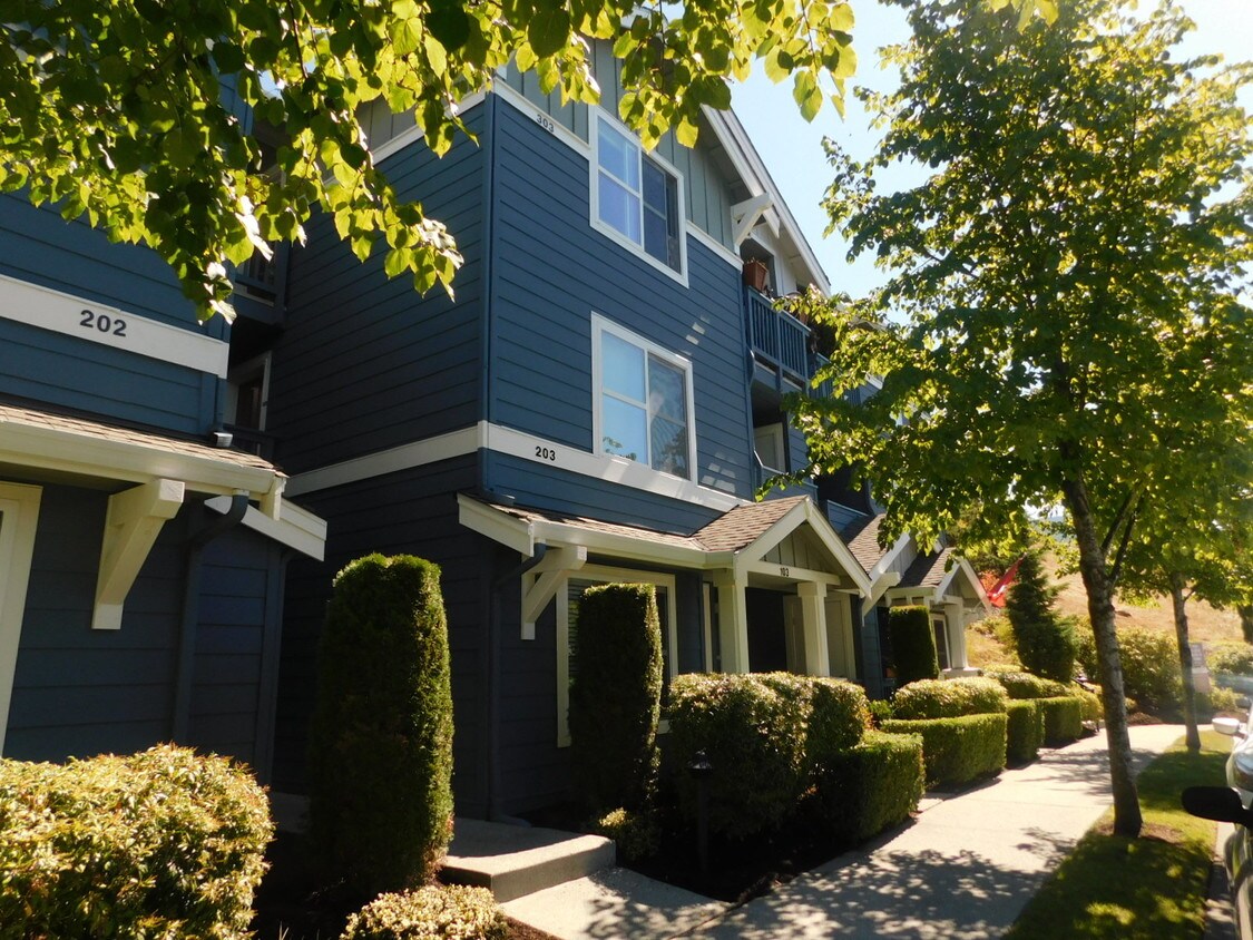 Foto principal - 1652 25th Pl NE
