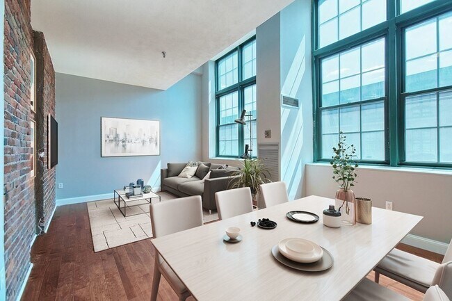 Building Photo - 200 Market St