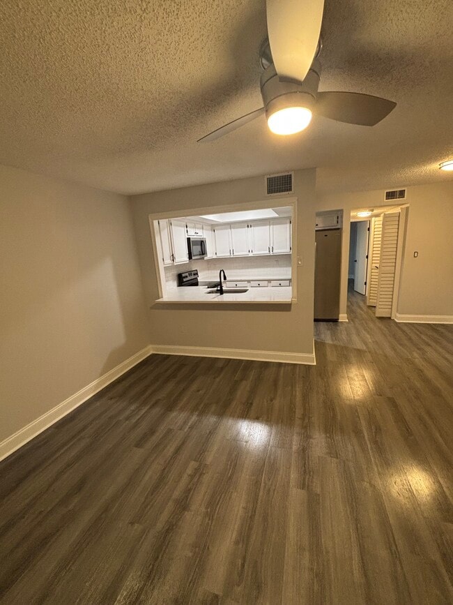 Building Photo - 604 Hammock Pine Blvd