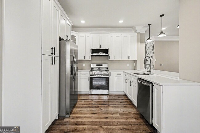 Foto del edificio - Fully Renovated Spacious 4BR Home nestled in beautiful community!
