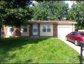 Building Photo - 30 Fox Meadow Ln