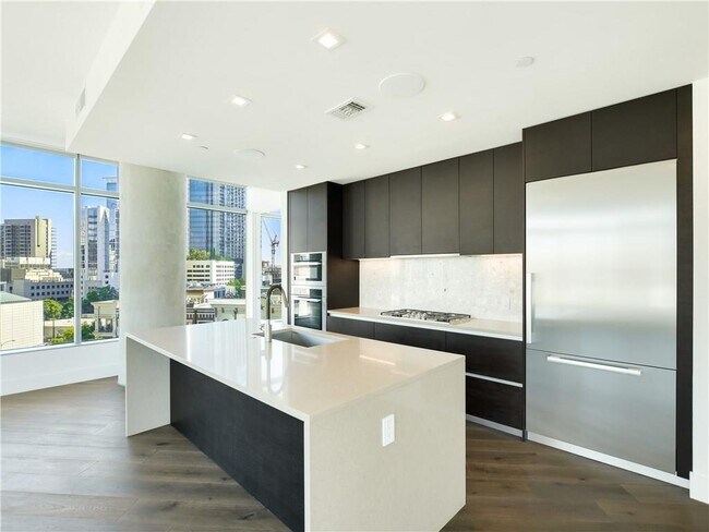 Building Photo - 501 West Ave