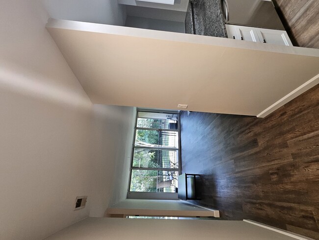 Building Photo - 5810 Oakwood Dr