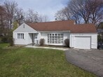 Primary Photo - 4 Browning Ln