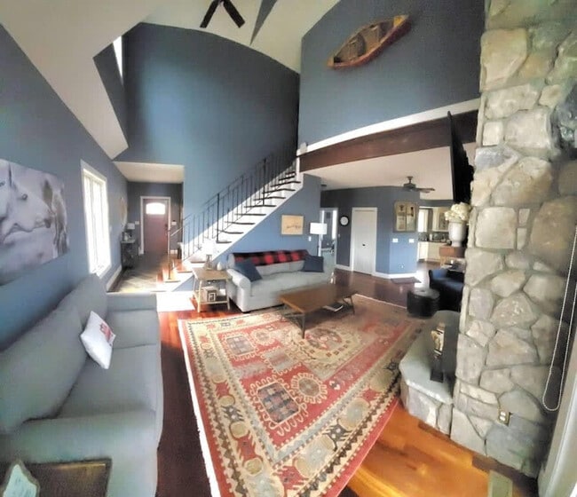 Foto del edificio - 49 Indian Summer Ln
