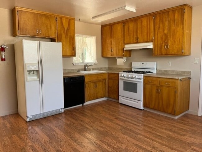 Building Photo - Spacious 3-Bedroom, 2-Bath Home – 1,510 Sq. Ft.