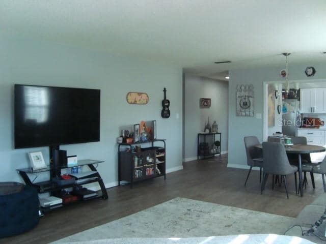Building Photo - 1706 Belleair Forest Dr