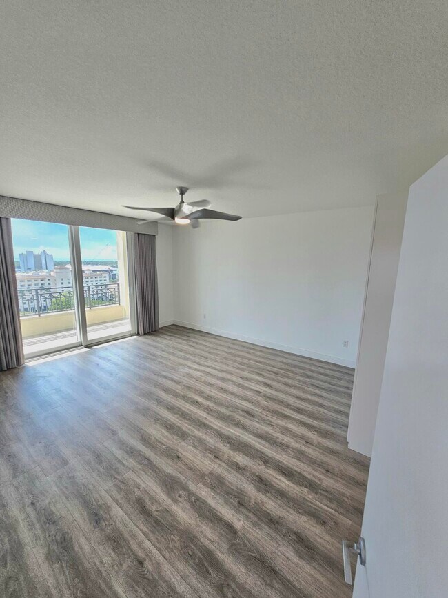 Foto del edificio - 550 Okeechobee Blvd