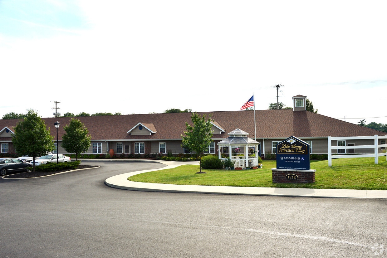 Lake Avenue Retirement Village Apartments in New Carlisle, OH