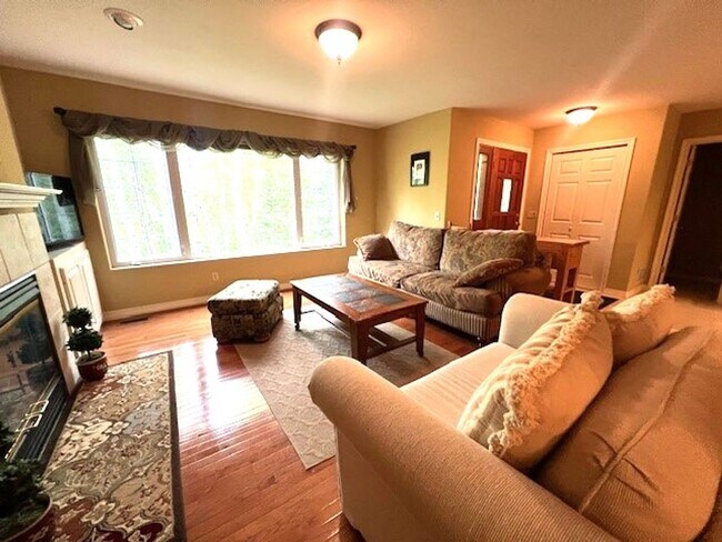 Building Photo - Wonderful Duplex in Silverthorne - 32 Burg...