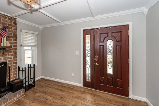 Building Photo - 3 Bedroom 1 Bath Home in Beverly Hills - G...