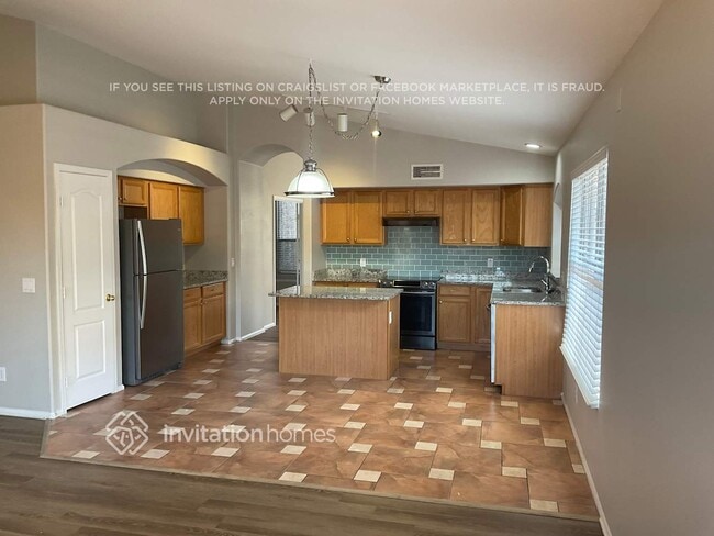 Foto del edificio - 10229 W Daley Ln
