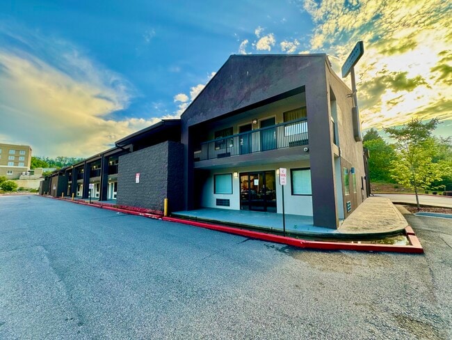 Foto del edificio - Premier Extended Stay