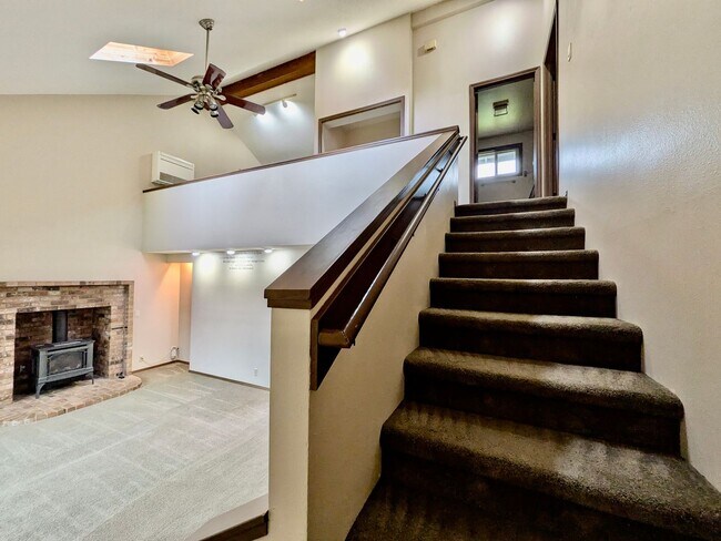 Foto del edificio - Discover This Charming Home in Wilsonville.
