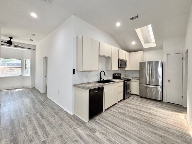 Building Photo - 8008 Indian Bend