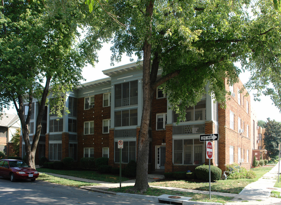 Primary Photo - South Plaza Apartments