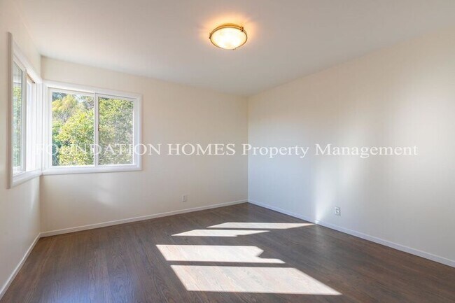 Building Photo - 345 Highland Ave
