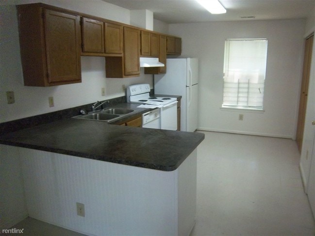 Building Photo - 856 W 41st St