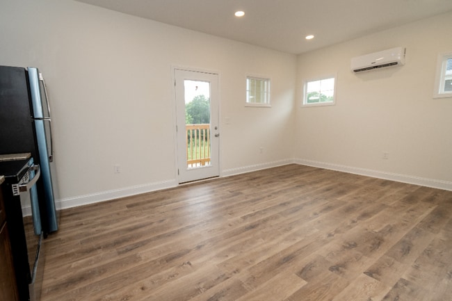 Building Photo - 111 Spring Meadow Path