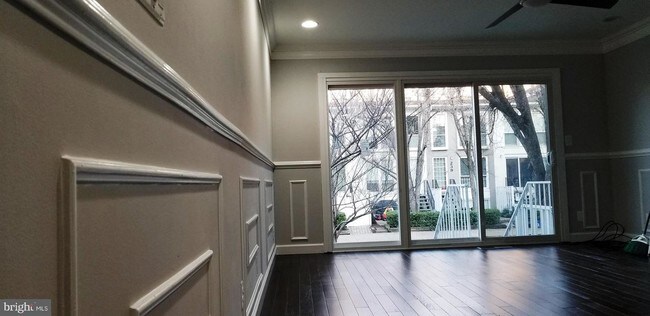 Building Photo - 271 G St SW