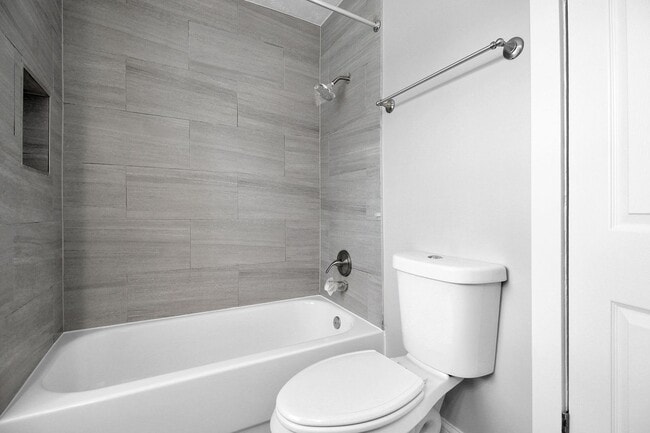 Building Photo - Beautifully Updated 3-Bedroom Home Near Do...